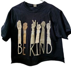 Black "Be Kind" Cropped T-shirt Size Medium [Fruit of the Loom]
